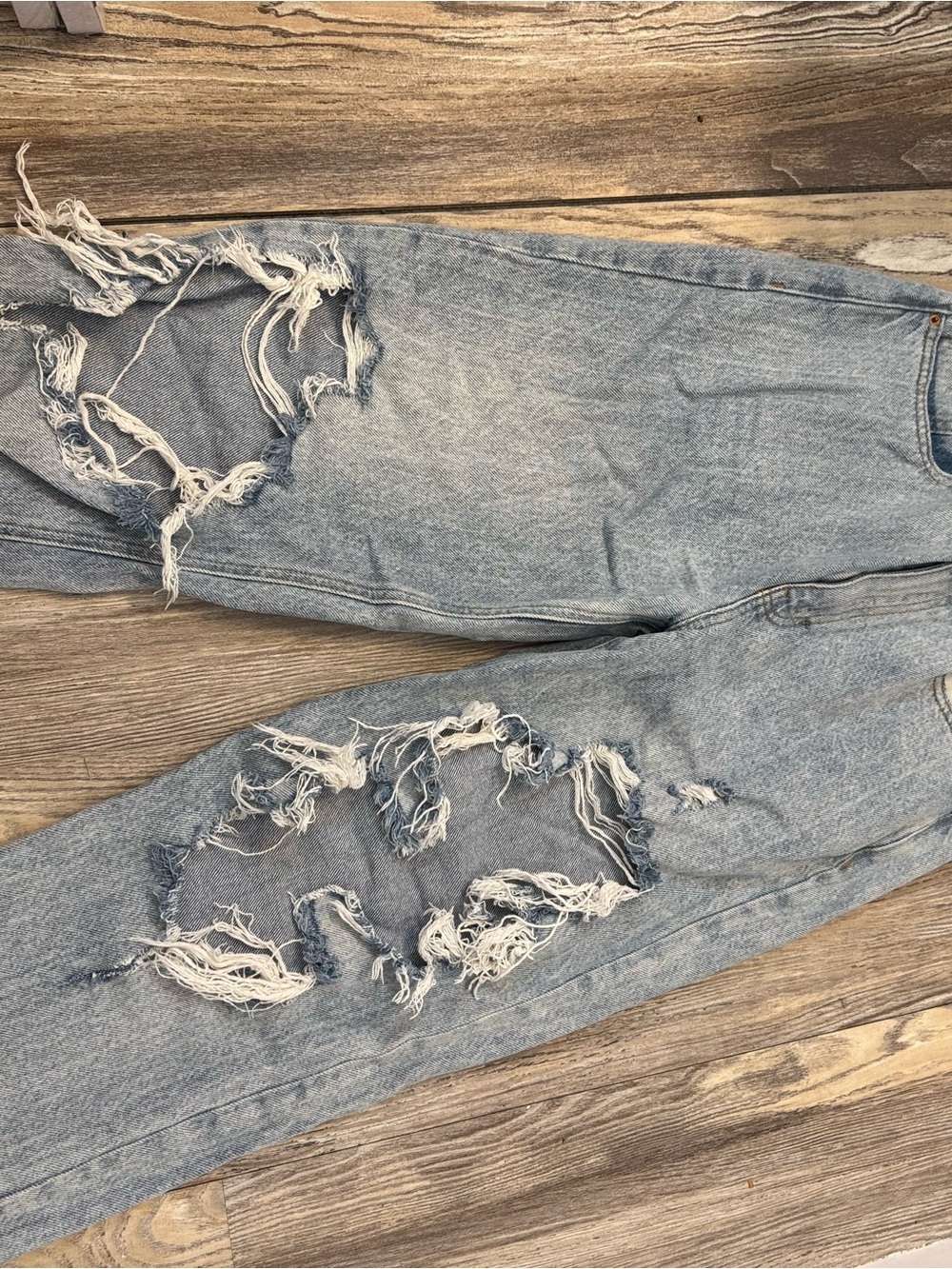 PacSun Light Blue Distressed Boyfriend Jeans - Picture 3 of 4